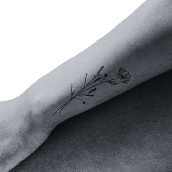 Discreet Poppy  - Temporary Tattoo